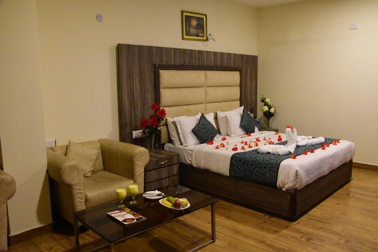 Hotel Rama Trident, Katra Katra  Esterno foto